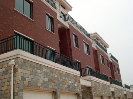 鐵藝護欄、鋅鋼護欄與組裝圍欄三者差距